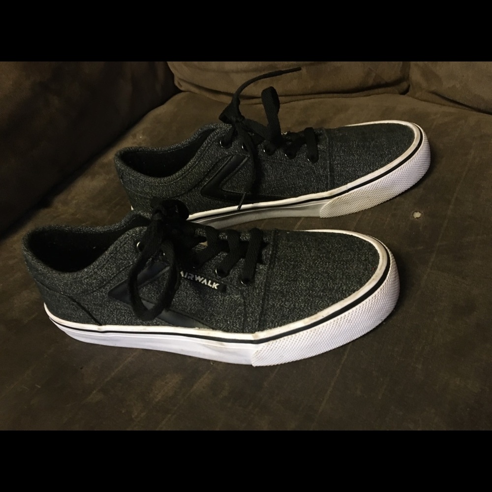 Size 7 airwalks